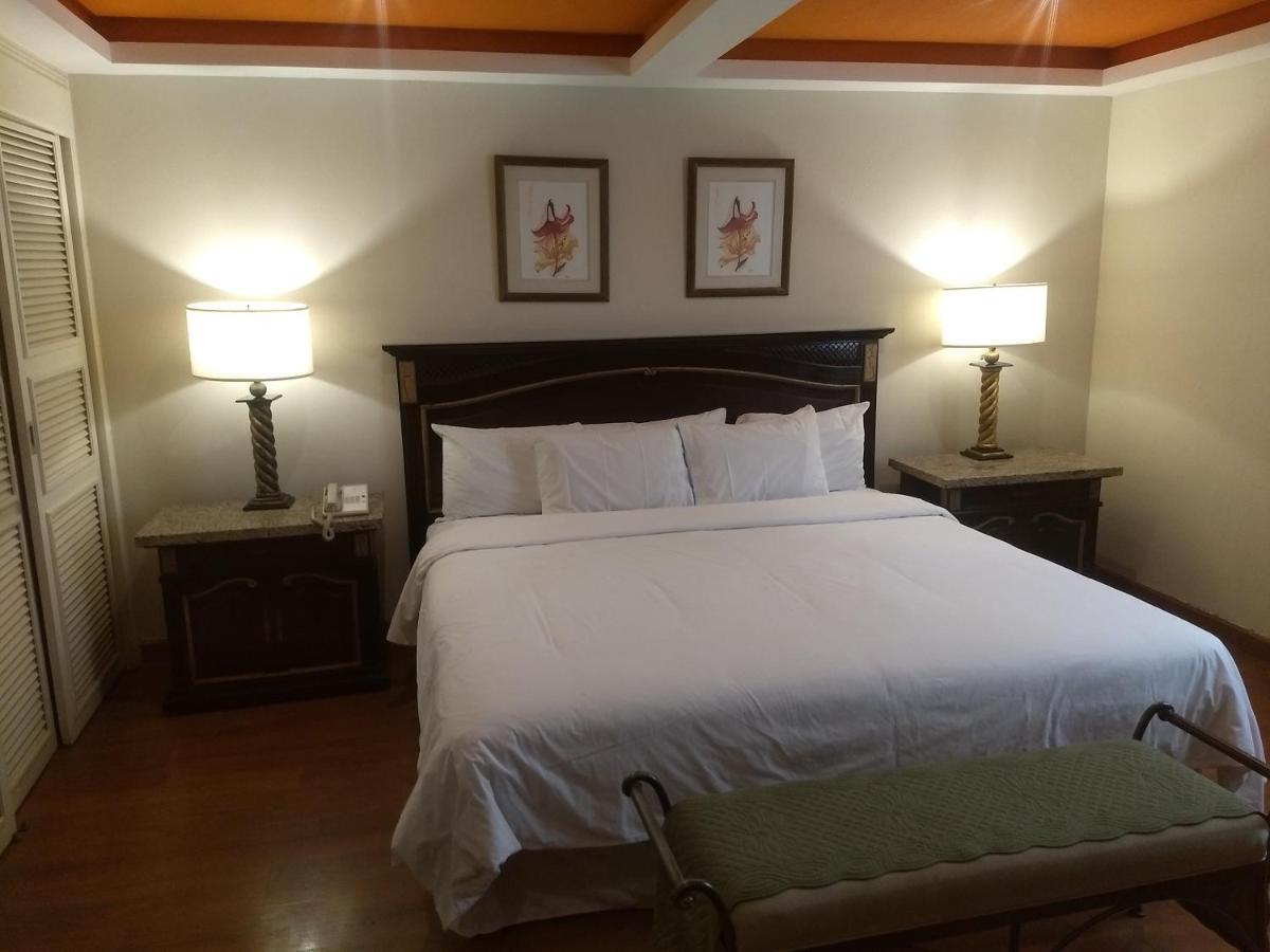 Superior King Suite